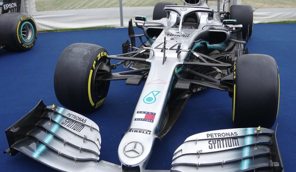 Elkann urges Hamilton and Leclerc to concentrate on driving