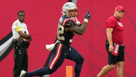 Week 10 winners and losers: Taylor, Henderson shine while Jefferson disappoints