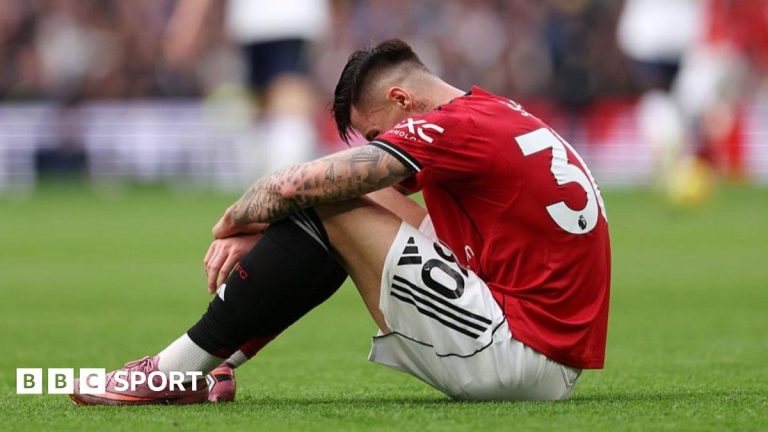 Benjamin Sesko injury: Manchester United play down severity of striker’s injury