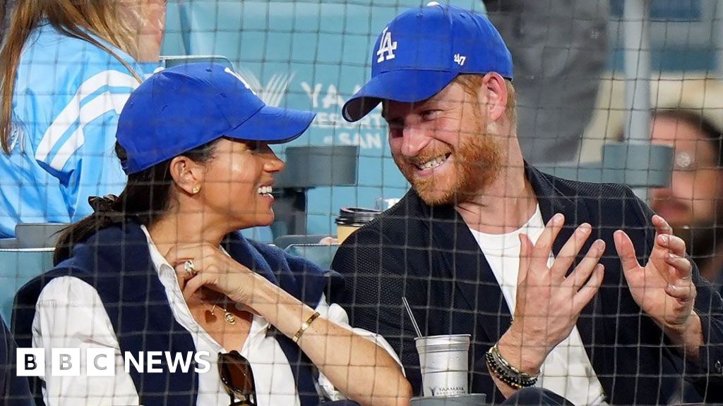 Prince Harry apologises to Canada for wearing Dodgers hat during World Series